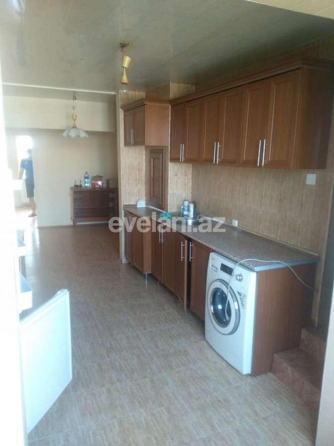 Sale, old building, 3 room, 80 m², 20 yanvar m.