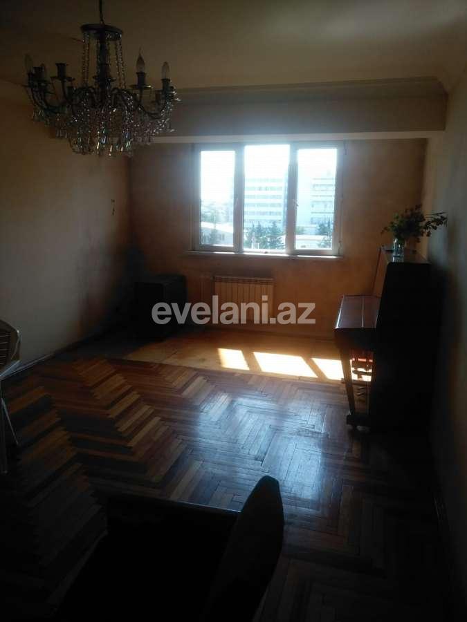 Sale, old building, 3 room, 80 m², 20 yanvar m.