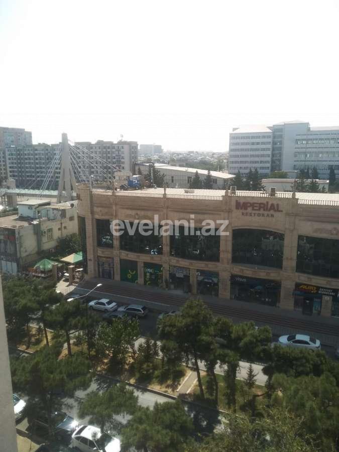 Sale, old building, 3 room, 80 m², 20 yanvar m.