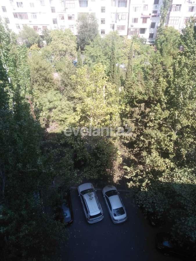 Sale, old building, 3 room, 80 m², 20 yanvar m.