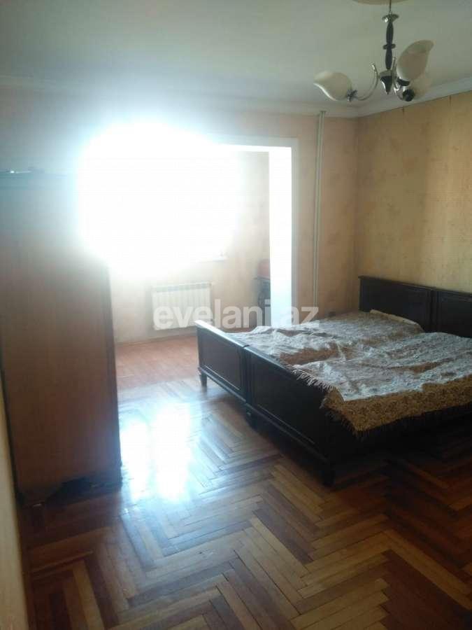 Sale, old building, 3 room, 80 m², 20 yanvar m.