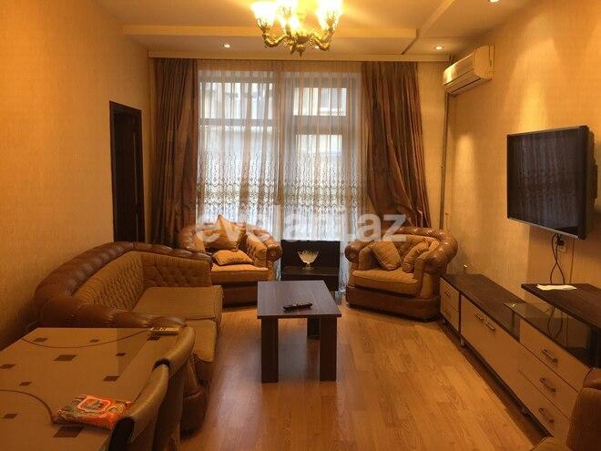 Сдаётся, вторичка, 3-комнаты, 100 m², 28 мая m.