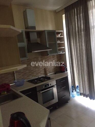 Сдаётся, вторичка, 3-комнаты, 100 m², 28 мая m.