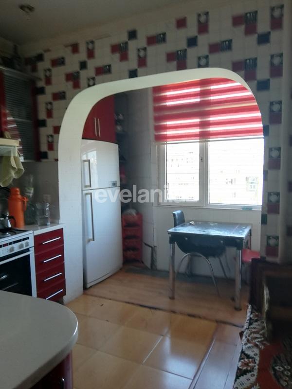 Satılır, köhnə tikili, 3 otaqlı, 82 m², Gənclik m.