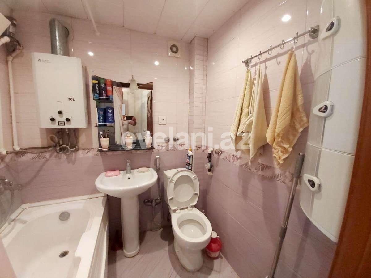 Sale, old building, 3 room, 75 m², Inshaatchilar m.