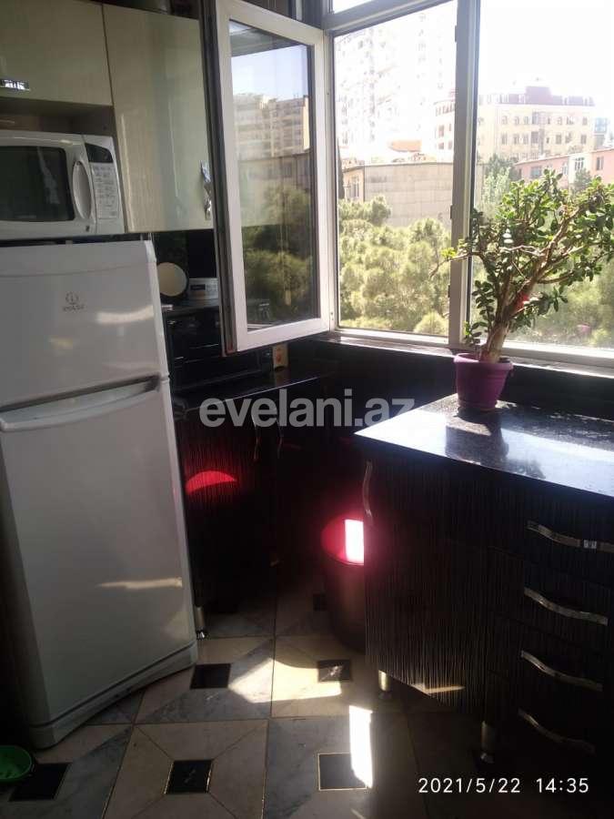 Sale, old building, 3 room, 45 m², Nasimi r.