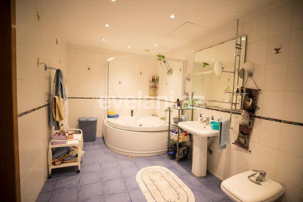 Satılır, yeni tikili, 3 otaqlı, 180 m², 28 may m.