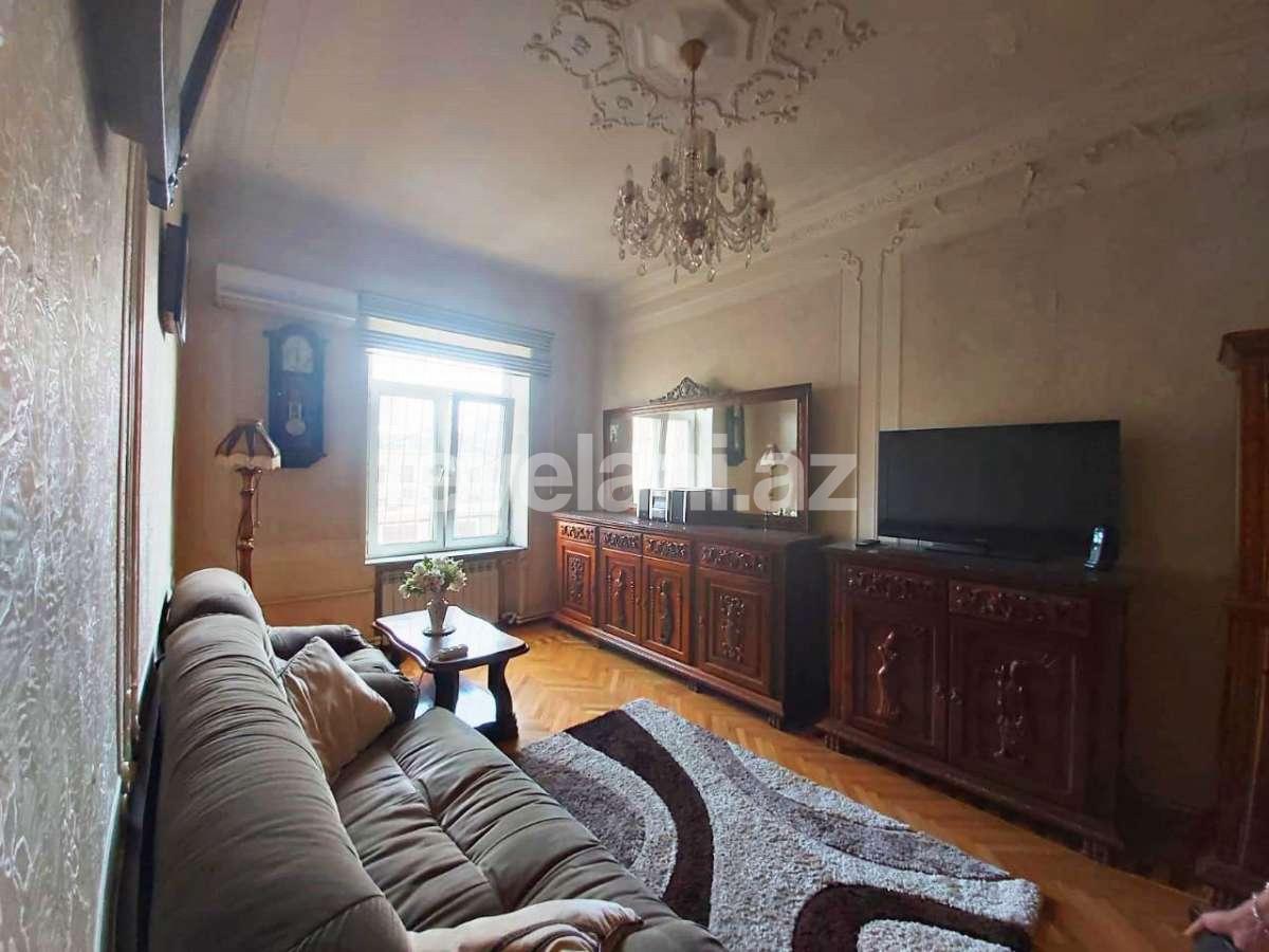 Продаётся, вторичка, 2-комнаты, 60 m², Элмляр Академиясы m.