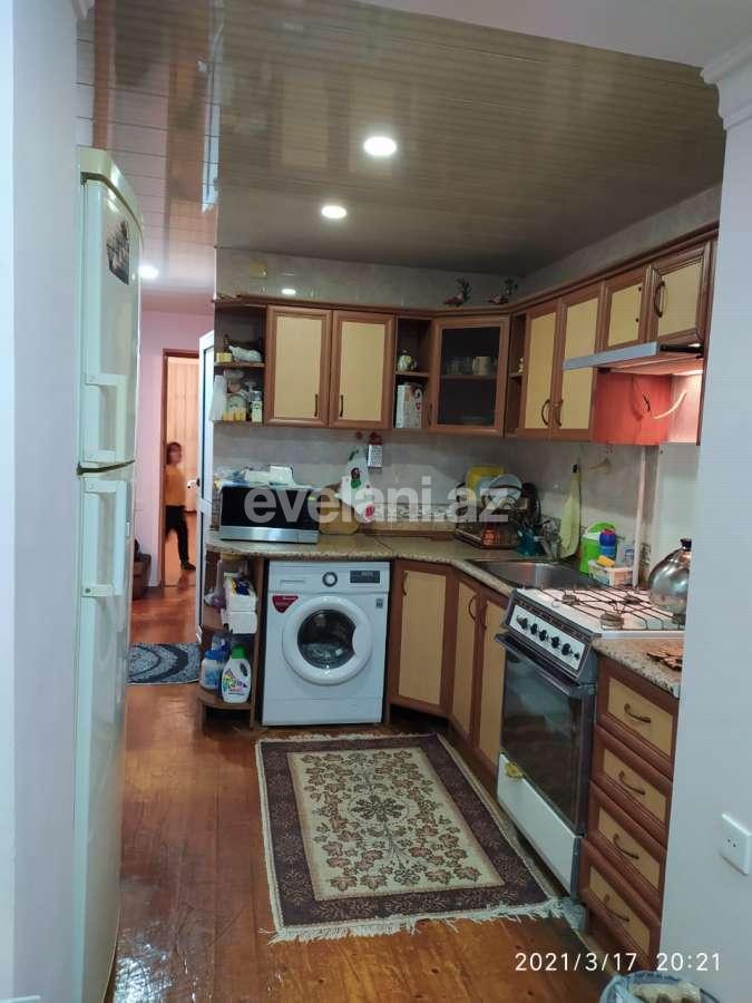 Kirayə verilir, köhnə tikili, 2 otaqlı, 100 m², İnşaatçılar m.