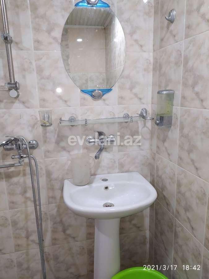 Kirayə verilir, köhnə tikili, 2 otaqlı, 100 m², İnşaatçılar m.