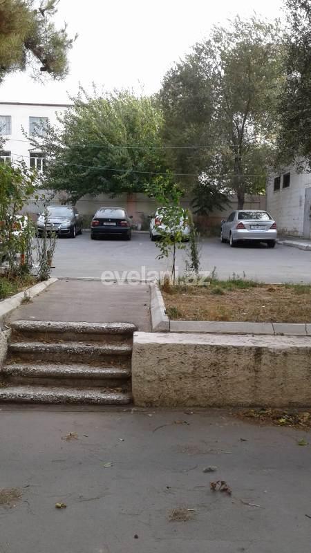 Satılır, köhnə tikili, 3 otaqlı, 75 m², 2-ci mikrorayon q.