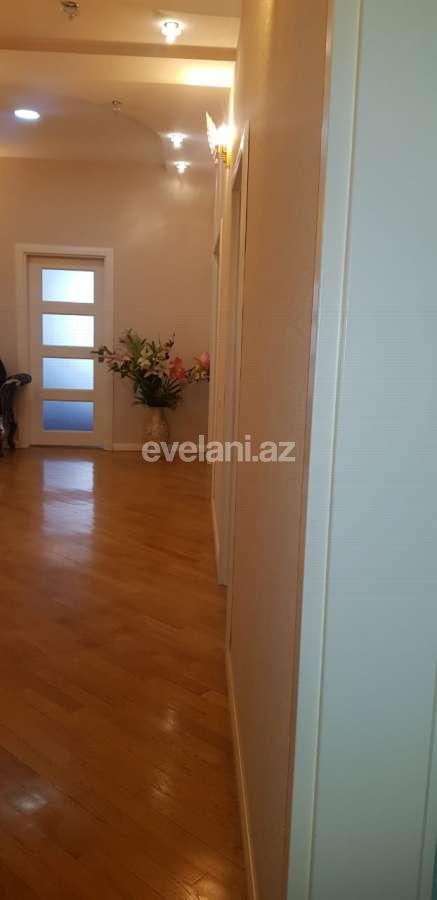Satılır, yeni tikili, 4 otaqlı, 200 m², Elmlər Akademiyası m.