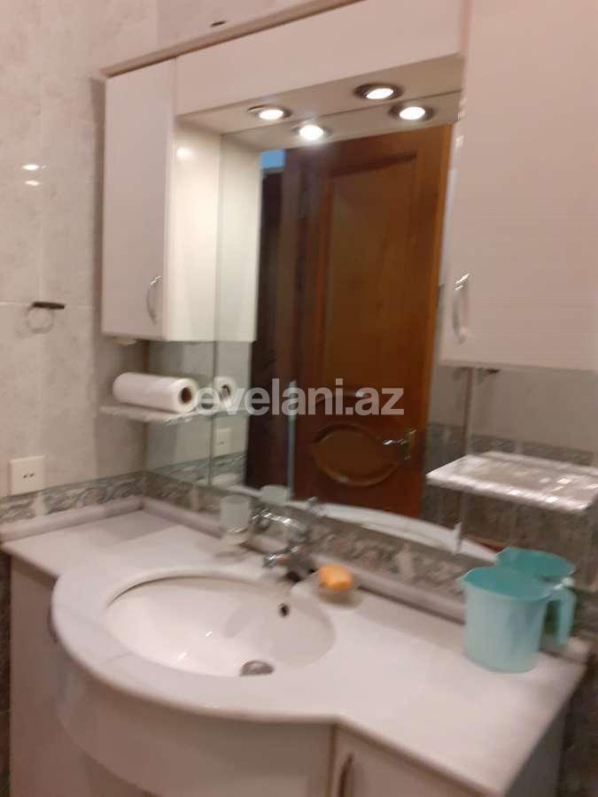 Kirayə verilir, köhnə tikili, 3 otaqlı, 83 m², Elmlər Akademiyası m.