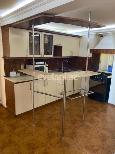 Сдаётся, вторичка, 700-комнаты, 90 m², 28 мая m.