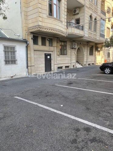 Kirayə verilir, villa, 10 otaqlı, 390 m², Gənclik m.