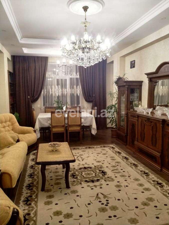 Satılır, yeni tikili, 3 otaqlı, 130 m², 8-ci mikrorayon q.