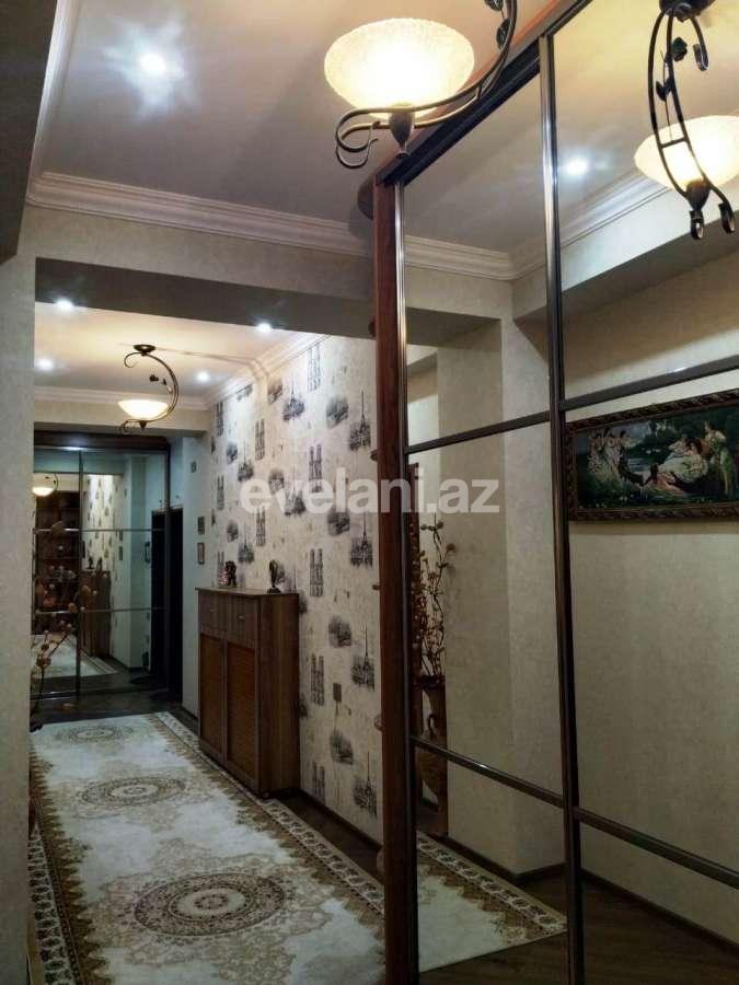 Satılır, yeni tikili, 3 otaqlı, 130 m², 8-ci mikrorayon q.