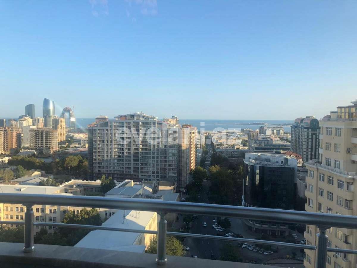 Satılır, yeni tikili, 4 otaqlı, 220 m², 28 may m.