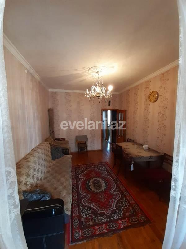 Sale, old building, 3 room, 60 m², Inshaatchilar m.