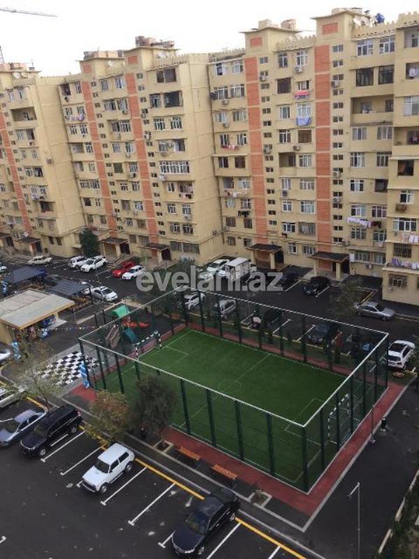 Sale, old building, 3 room, 60 m², Inshaatchilar m.