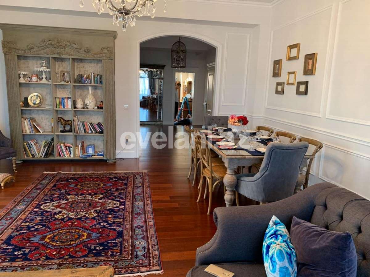 Satılır, yeni tikili, 4 otaqlı, 220 m², 28 may m.