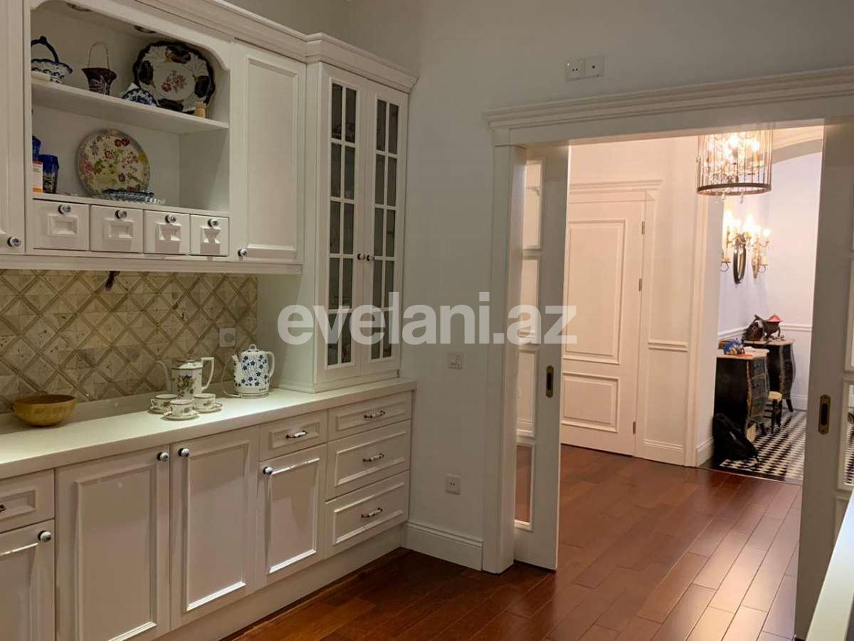 Satılır, yeni tikili, 4 otaqlı, 220 m², 28 may m.