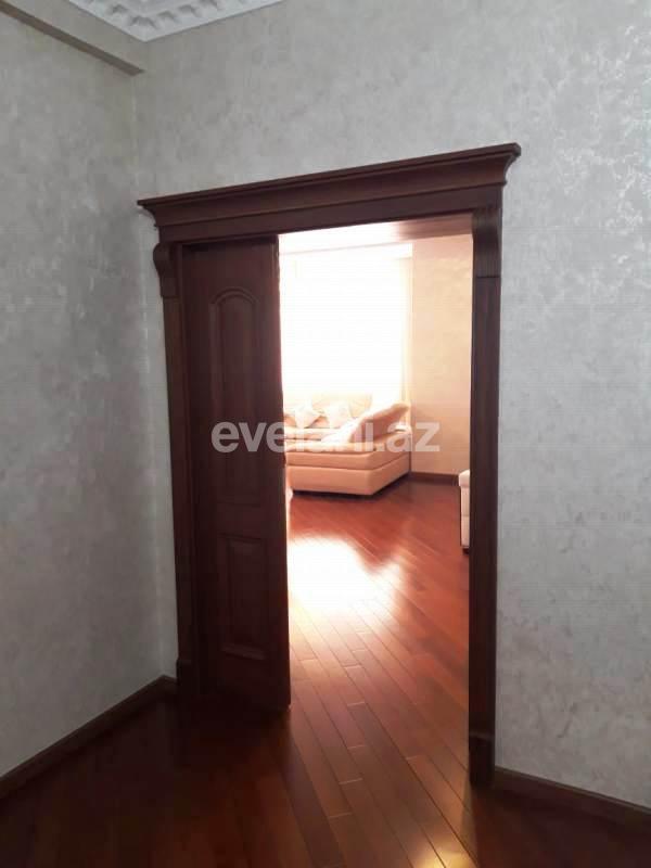 Rent, new building, 4 room, 210 m², 28 may m.