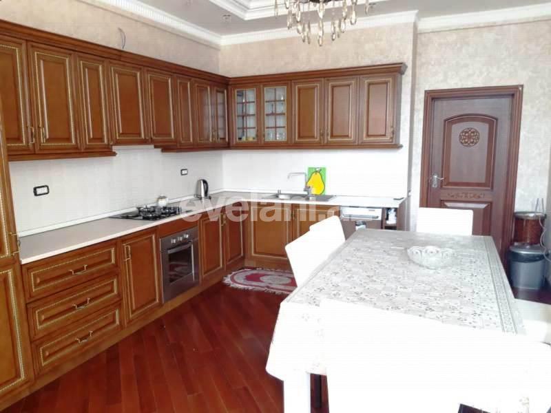 Rent, new building, 4 room, 210 m², 28 may m.