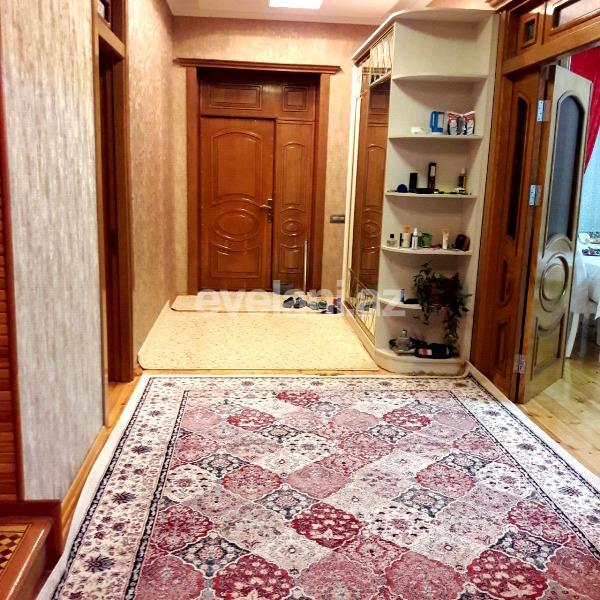 Satılır, həyət evi / bağ, 4 otaqlı, 280 m², Buzovna q.