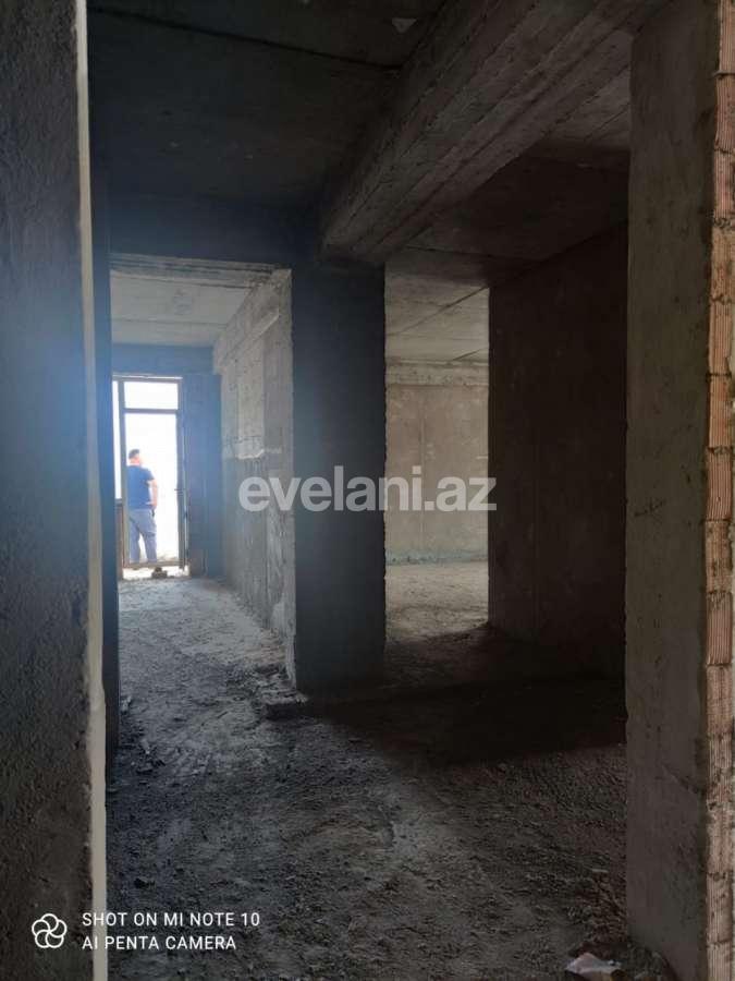 Satılır, yeni tikili, 3 otaqlı, 137 m², İnşaatçılar m.