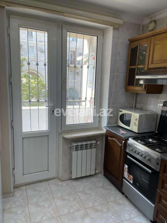 Rent, old building, 2 room, 40 m², Icheri Sheher m.