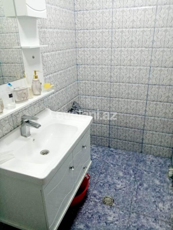 Satılır, köhnə tikili, 5 otaqlı, 170 m², 4-cü mikrorayon q.