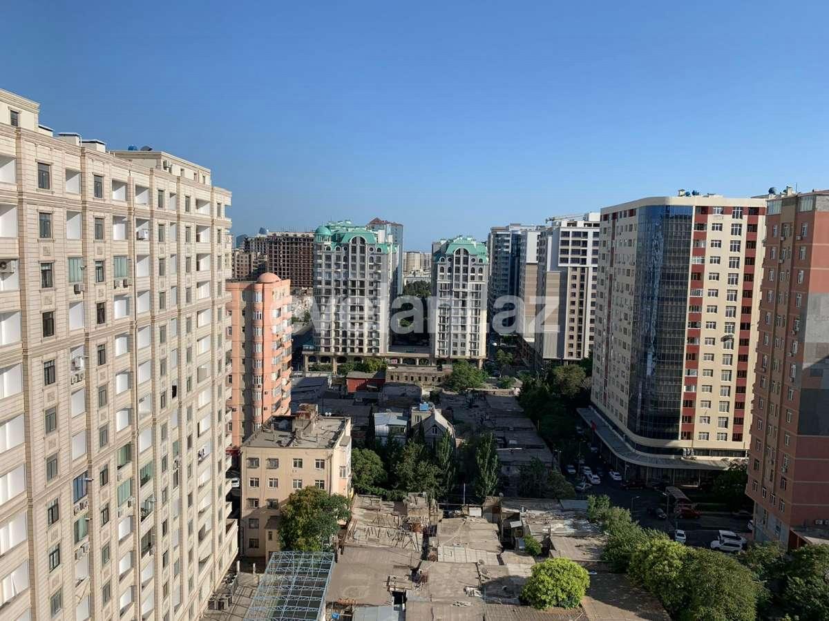 Продаётся, новостройка, 3-комнаты, 138 m², Гянджлик m.