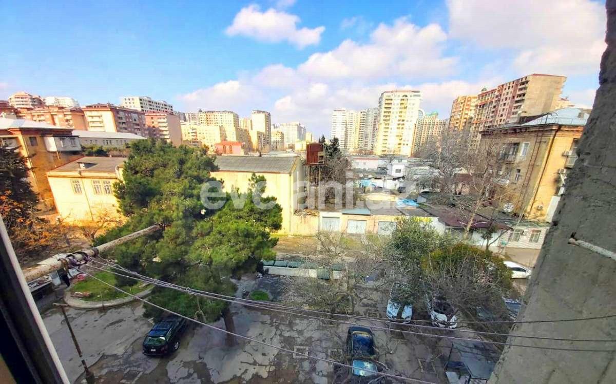 Satılır, köhnə tikili, 2 otaqlı, 60 m², Elmlər Akademiyası m.