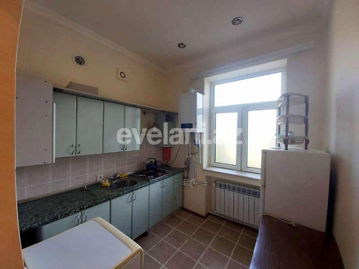 Satılır, köhnə tikili, 2 otaqlı, 60 m², Elmlər Akademiyası m.