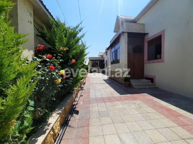 Satılır, həyət evi / bağ, 10 otaqlı, 1000 m², Buzovna q.
