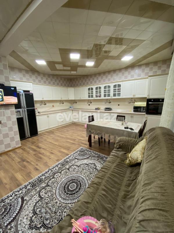 Satılır, həyət evi / bağ, 10 otaqlı, 1000 m², Buzovna q.