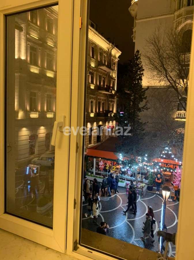 Rent, old building, 2 room, 40 m², Sahil m.