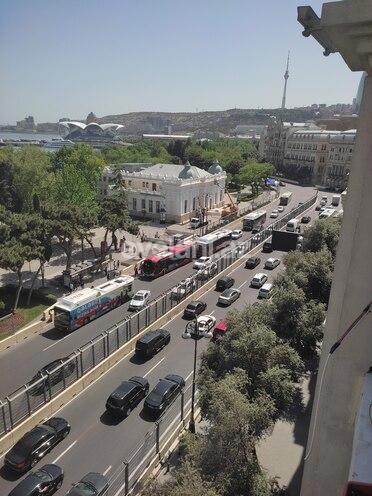 Kirayə verilir, köhnə tikili, 3 otaqlı, 80 m², Sahil m.