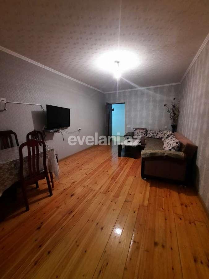 Sale, old building, 3 room, 70 m², Nasimi r.