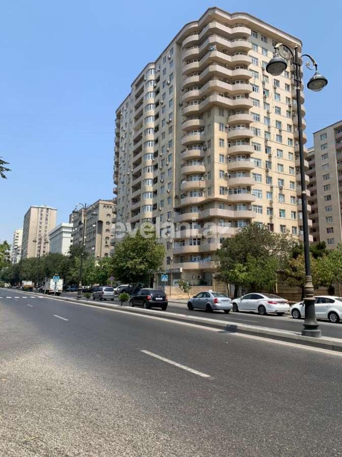 Satılır, yeni tikili, 2 otaqlı, 80 m², İnşaatçılar m.