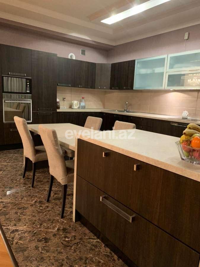 Satılır, köhnə tikili, 3 otaqlı, 160 m², Şah İsmayıl Xətai m.