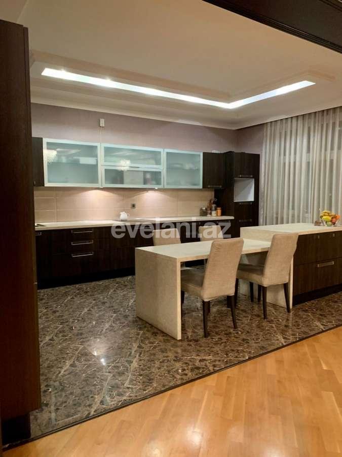 Satılır, köhnə tikili, 3 otaqlı, 160 m², Şah İsmayıl Xətai m.