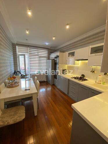 Satılır, yeni tikili, 3 otaqlı, 138 m², Şah İsmayıl Xətai m.