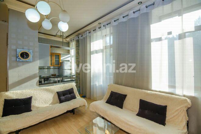 Rent, old building, 2 room, 70 m², Sahil m.