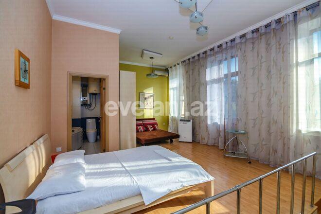 Rent, old building, 2 room, 70 m², Sahil m.
