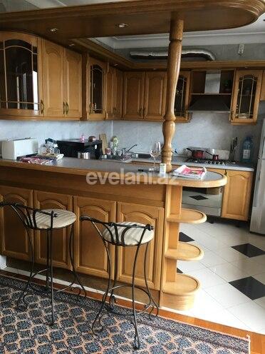 Kirayə verilir, köhnə tikili, 2 otaqlı, 70 m², Bakı, Səbail r, Sahil m.