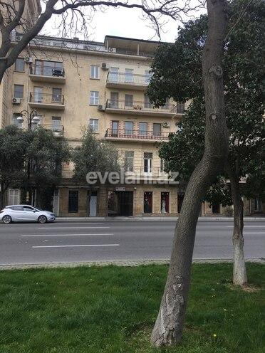 Kirayə verilir, köhnə tikili, 2 otaqlı, 70 m², Bakı, Səbail r, Sahil m.