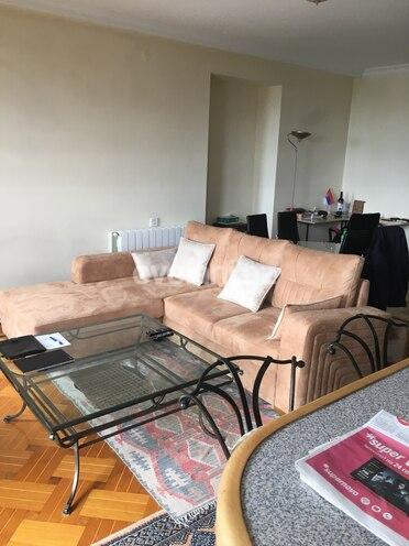 Kirayə verilir, köhnə tikili, 2 otaqlı, 70 m², Bakı, Səbail r, Sahil m.