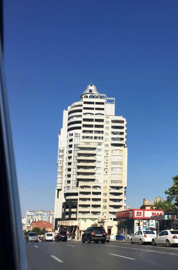 Satılır, yeni tikili, 4 otaqlı, 290.5 m², 8 Noyabr m.